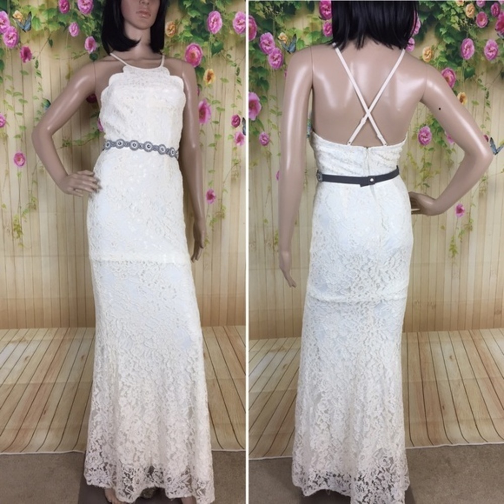 LULU’s White Dress with Belt Size XS